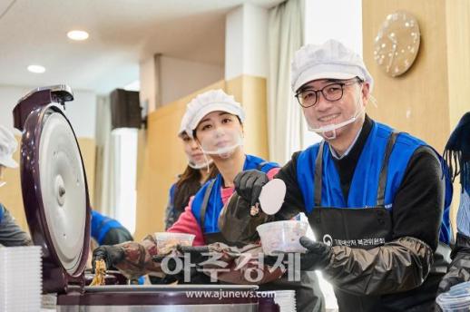 [포토] 도시락 포장하는 임기근 차관과 배우 박하선