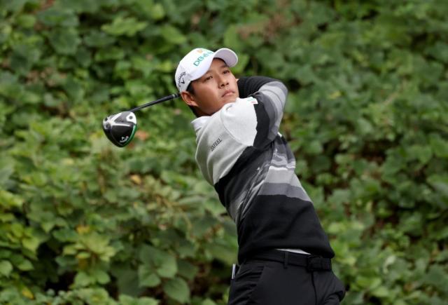 Moon Do-yeob plays a shot. [Photo=KPGA]