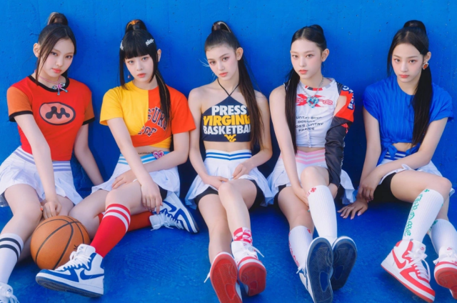 Nhóm nhạc NewJeans ẢnhADOR