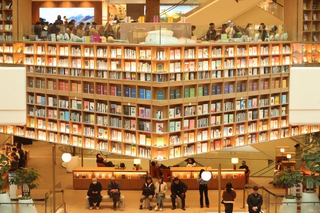 Visitors relax at Starfield Library at Starfield Suwon Feb 25 2026 AJP Han Jun-gu