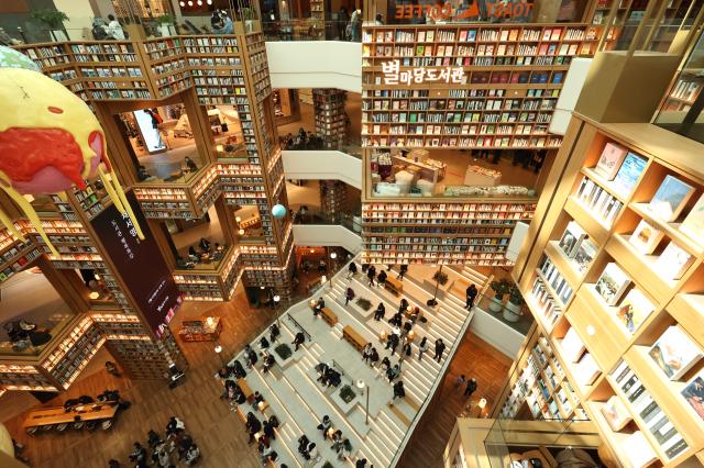 Visitors relax at Starfield Library at Starfield Suwon Feb 25 2026 AJP Han Jun-gu