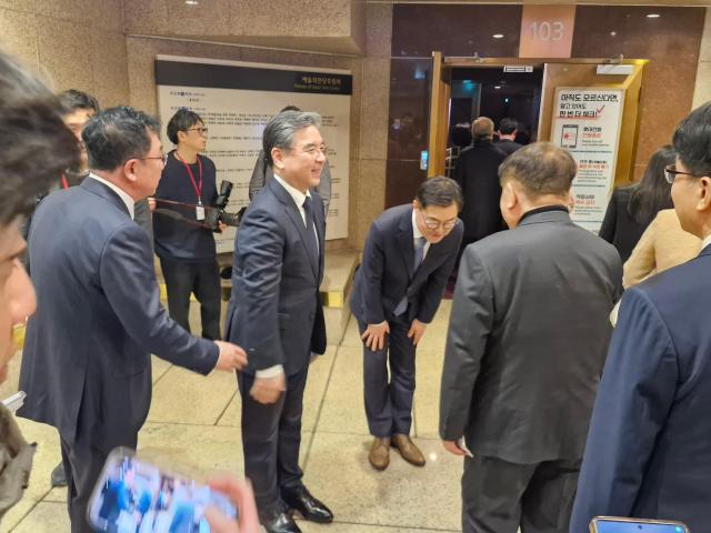 장재훈 부사장이 인사를 하고 있다사진오주석기자