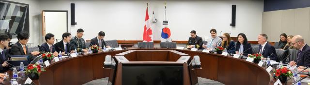 안규백 국방부 장관이 25일현지시간 오후 개최된 한-캐나다 국방장관회담에서 발언하고 있다 사진국방부