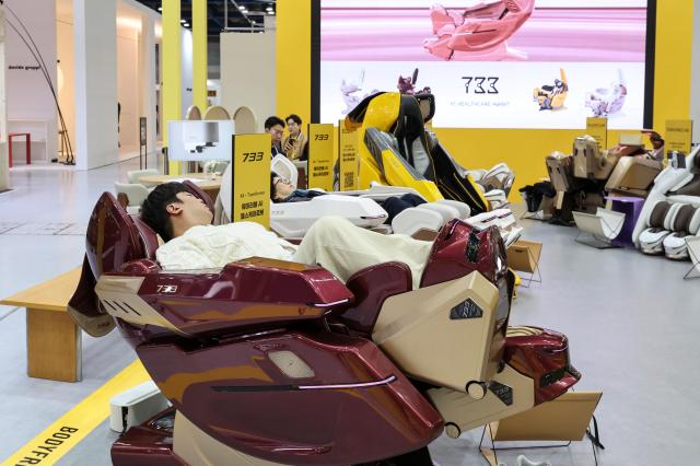Visitors look around exhibition booths during the 2026 Seoul Living Design Fair at COEX in southern Seoul on Feb 252026 AJP Yoo Na-hyun