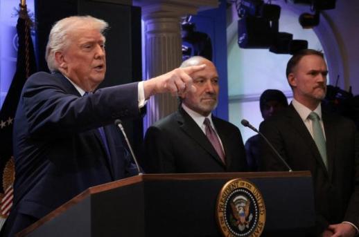 베트남 재물신의 날 금값 하락 속 매진 행렬…미니 금·은 제품 인기