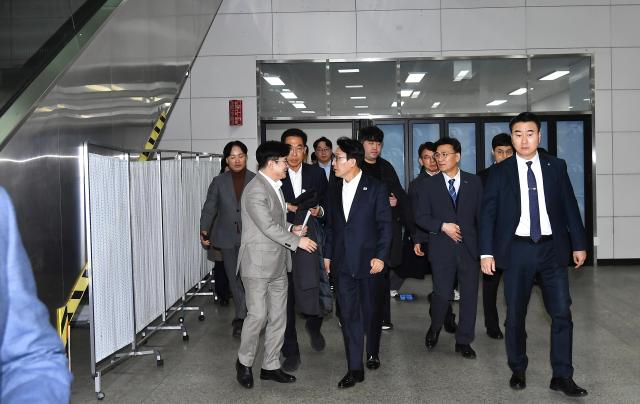 김 시장은 근본해결책으로 5호선 예타통과가 시급하다고 건의했다 사진김포시