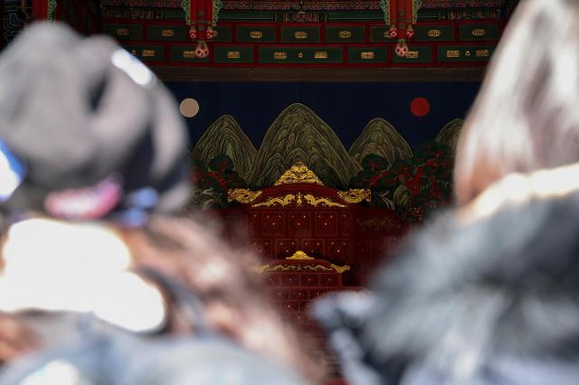Visitors view the Irworobongdo folding screen at Gyeongbokgung Palace in Jongno District Seoul on Feb 9 2026 AJP Yoo Na-hyun