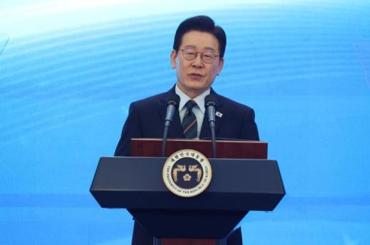 李 대통령 현대車 새만금 투자…호남권 경제 지도 바꿔놓을 것