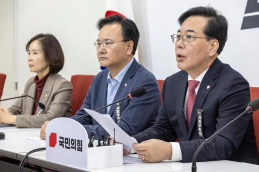 野, 대구·경북 통합법 법사위 처리 요구에…추미애 필버 취소가 먼저