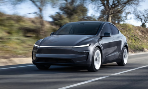 Người trẻ thích Tesla, người lớn tuổi chuộng Mercedes: Cuộc chiến thứ hạng xe nhập khẩu bắt đầu