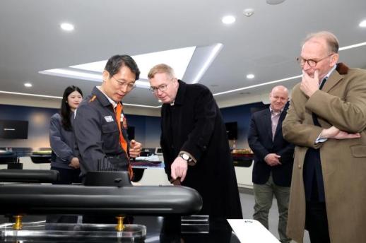 Hanwha Ocean và Anh hợp tác giành thầu tàu ngầm Canada