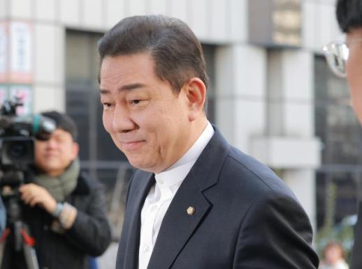 경찰, 공천헌금 의혹 김병기 최측근·전 구의원 대질조사