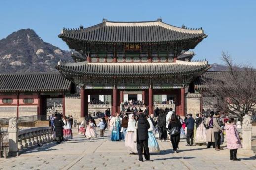 BTS Comeback D-21: Gyeongbokgung Palace to close for BTS comeback at Gwanghwamun