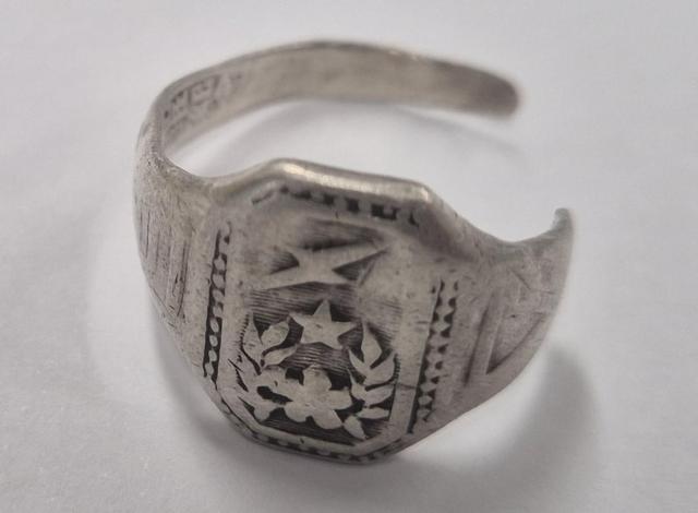 백범 김구 선생이 광복 직전 국내 진입 작전을 앞둔 한국광복군 대원들의 결의를 다지기 위해 사비를 털어 나눠줬다는 반지가 3·1절을 맞아 처음으로 공개됐다사진연합뉴스
