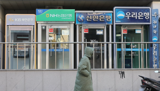 중동 공습 여파에 5대 금융그룹 비상체계 가동…최대 12조원 긴급 지원