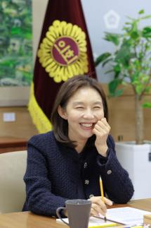 최호정 서울시의회 의장, 그는 누구인가