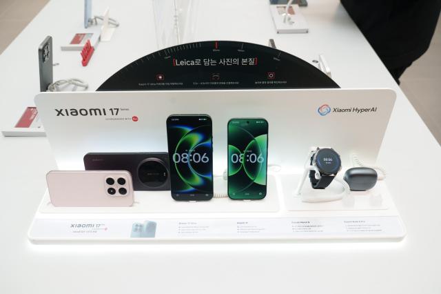 샤오미코리아가 플래그십 스마트폰 샤오미Xiaomi 17 시리즈를 3일 국내 정식 출시했다고 밝혔다 사진샤오미코리아
