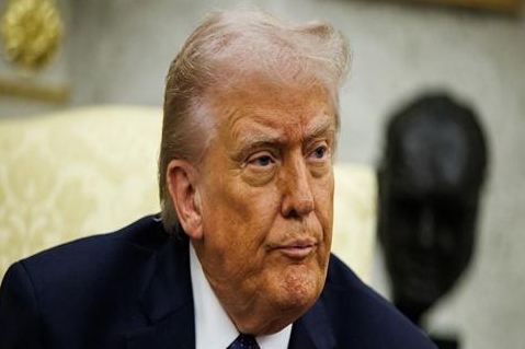 트럼프, 유가 우려에 호르무즈 해협 방어 의지