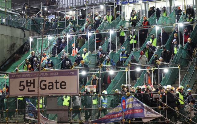 South Koreas factory output turns negative in Jan on reduced chip activity