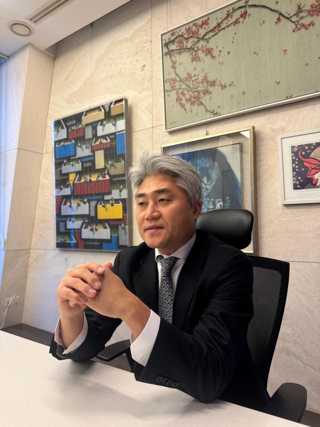 최성환 리서치 알음 대표가 지난 3일 자사에서 아주경제와 인터뷰를 하고 있다 사진리서치알음 제공