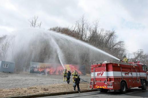 경주 방폐장 일원 산불 대응력 점검…헬기·소방차 투입 실전형 합동훈련