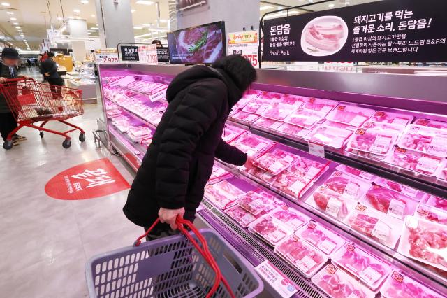 韩国餐桌物价持续走高 肉类价格同比普涨超10%