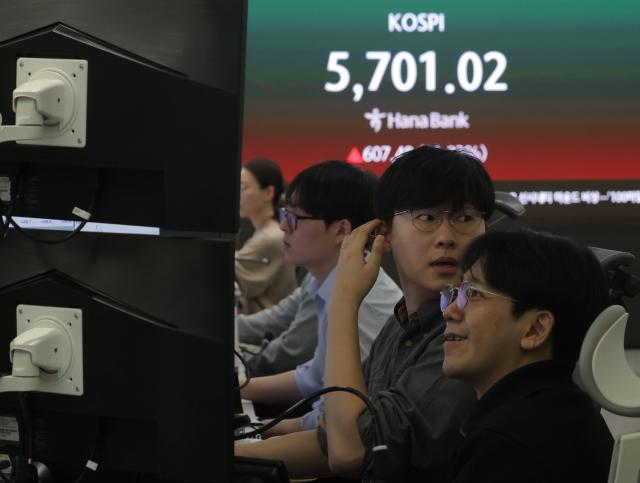 Seoul issues strong verbal intervention after two-day rout, markets rebound 