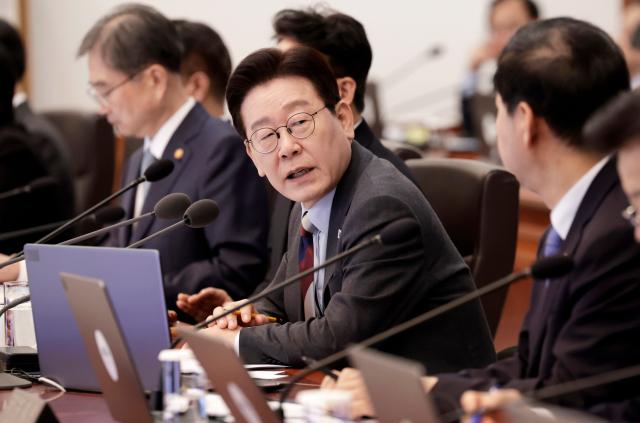 President Lee Jae Myung heads a cabinet meeting over Middle East crisis on March 5 2026 Yonhap
