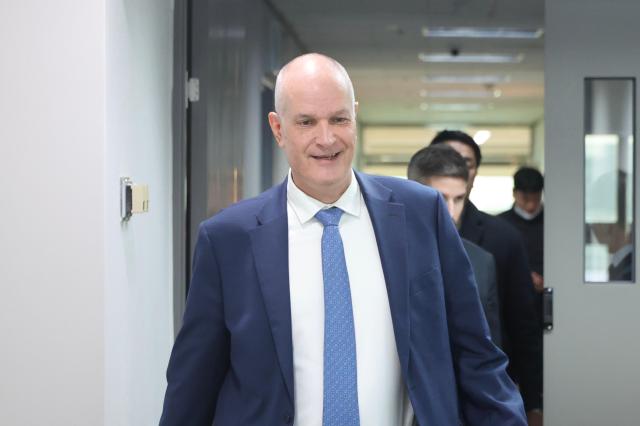 Rafael Harpaz Israel’s ambassador to South Korea enters a press conference at the HJ Business Center in Jongno District Seoul on March 6 2026 to brief reporters on Israel’s military operation “Roaring Lion” and the government’s position AJP  Han Jun-gu