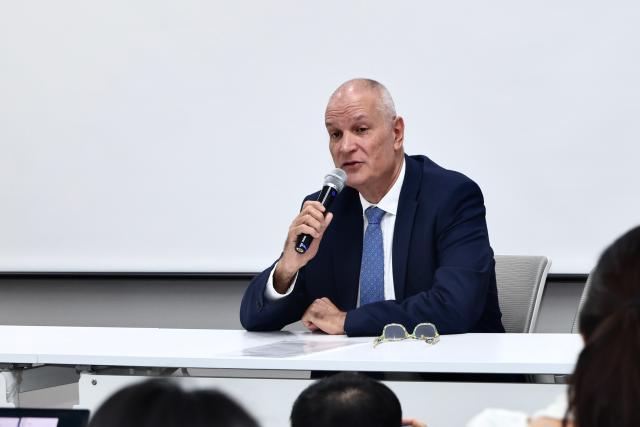 2026년 3월 6일 서울 종로구 HJ비즈니스 센터에서 라파엘 흐르파즈 이스라엘 대사가 이스라엘의 군사작전 Roaring Lion 및 정부의 입장을 밝히고 질의를 하기 위해 기자회견을 진행하고있다 