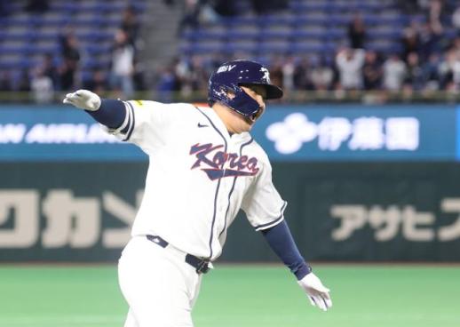 홈런 4방 류지현호, 체코 완파…17년 만에 WBC 1차전 승