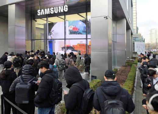 갤럭시 S26 시리즈, 국내 사전 판매 역대 최고···울트라 비중 70%  