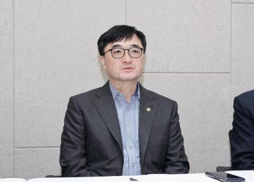 주유소 찾은 구윤철 부총리 매점매석 불법행위 단호하게 대응할 것