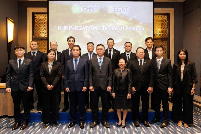 한국수력원자력과 태국 전력청이 SMR 기술세미나를 진행한 뒤 기념촬영을 하고 있다 사진한국수력원자력