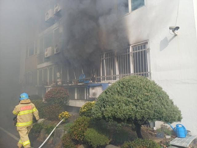 전남 장성군 장성읍 한 아파트에서 불이나 입주민 1명이 숨졌다 사진전남소방본부