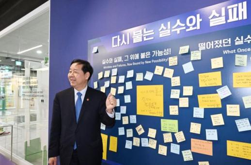 주유소 찾은 구윤철 부총리 매점매석 불법행위 단호하게 대응할 것