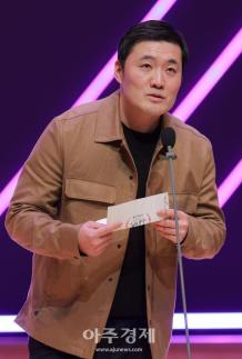 [포토] WAIFF Seoul 2026 수상자 발표하는 ​​​​​​​변승민 클라이맥스 스튜디오 대표