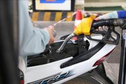 [ASIA BIZ] 휘발유·디젤값 폭등에 주유소 곳곳 판매 제한… 누리꾼들 "장사하기 어려워"