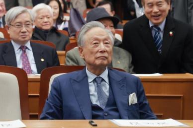 DJ의 영원한 비서실장 권노갑, 96세 백인평전 출간…여야 원로 대통합의 장