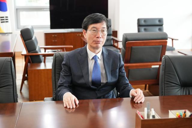 김명수 국토연구원 부원장이 아주경제와 인터뷰를 진행하고 있다 사진유대길 기자 dbeorlf123ajunewscom