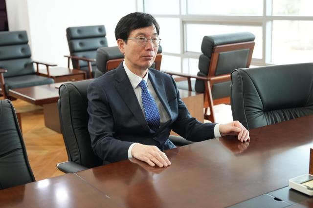 김명수 국토연구원 부원장이 아주경제와 인터뷰를 진행하고 있다 사진유대길 기자 dbeorlf123ajunewscom