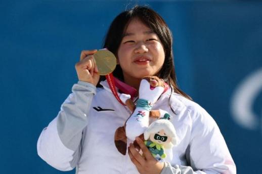 Kim Yun-ji becomes first South Korean woman to win Winter Paralympics gold