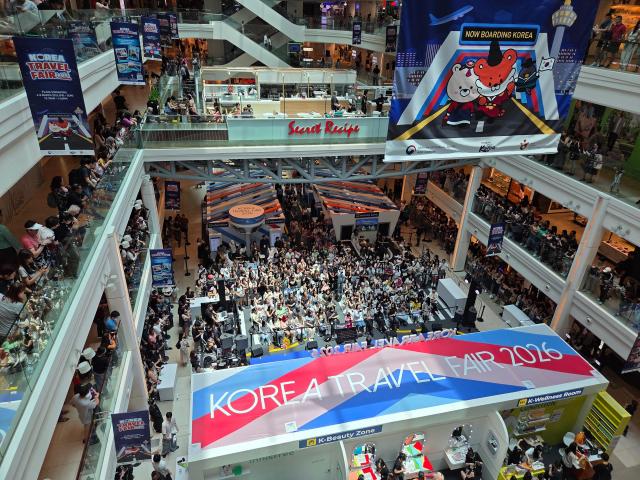 한국관광공사는 지난 6일부터 8일까지 싱가포르 중심부에 위치한 플라자 싱가푸라에서 2026 싱가포르 K-관광 로드쇼를 열고 싱가포르 방한 관광객 유치에 나섰다고 9일 밝혔다 사진한국관광공사