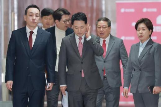 국민의힘 윤리위원장 사퇴 고려 안해...오세훈, 현명한 판단 기대