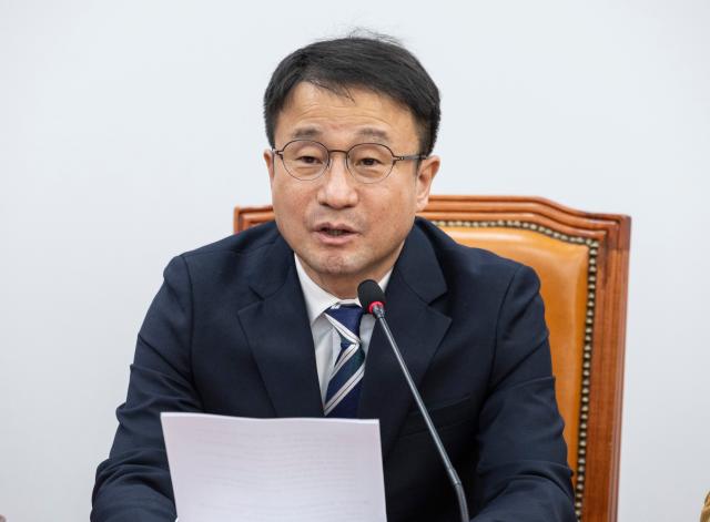 한병도 더불어민주당 원내대표가 지난 5일 국회에서 열린 정책조정회의에서 현안 관련 발언하고 있다 사진연합뉴스