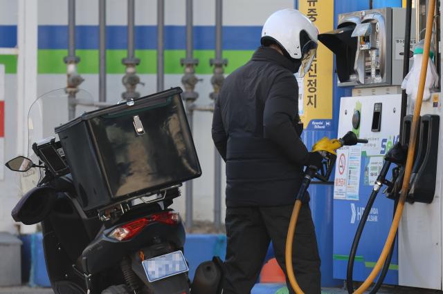 서울 시내의 주유소 모습 사진연합뉴스