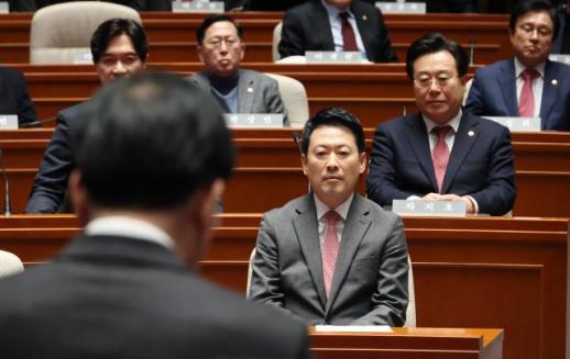 국민의힘 윤 어게인 반대 결의에…오세훈 의미 있는 변화 시작