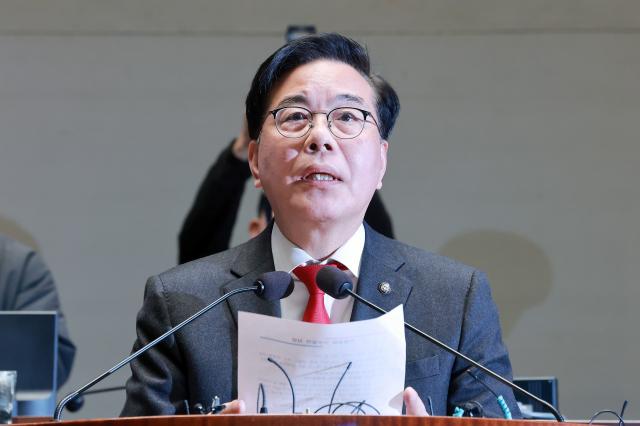 송언석 국민의힘 원내대표가 9일 국회에서 열린 의원총회에 참석해 발언하고 있다 사진연합뉴스