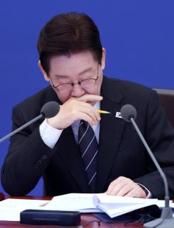 李대통령 주한미군 무기 반출, 대북 억지 전략에 장애 없어