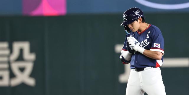 9일 일본 도쿄돔에서 열린 2026 WBC 조별리그 C조 4차전 대한민국과 호주의 경기 3회초 무사 2루 한국 이정후가 1타점 2루타 치고 세리머니를 하고 있다 사진연합뉴스